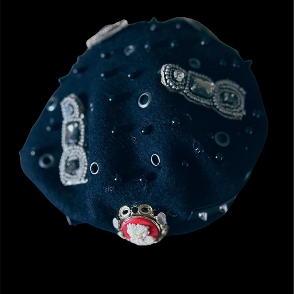 Custom Multi Wearable Beret main image 5